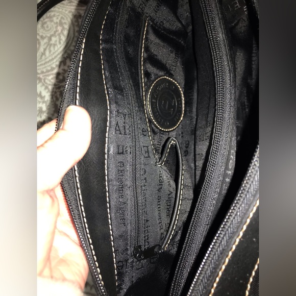 Etienne Aigner Classic Black Leather  Bag - Picture 8 of 13